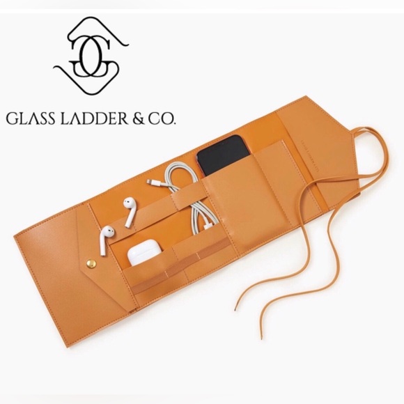 GLASS LADDER CO Katherine Tech
Organizer Roll-up Case in Honey Vegan
Leather - Picture 2 of 7
